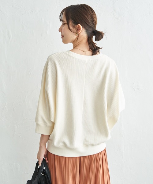 ikka(イッカ)の「【雑誌InRed5月号掲載】タックフライスドルマンプルオーバー 【親子コーデ】(Tシャツ/カットソー・レディース・アイボリー/グレイッシュベージュ/ネイビー/ミント・M/L/S)」の11枚目の写真