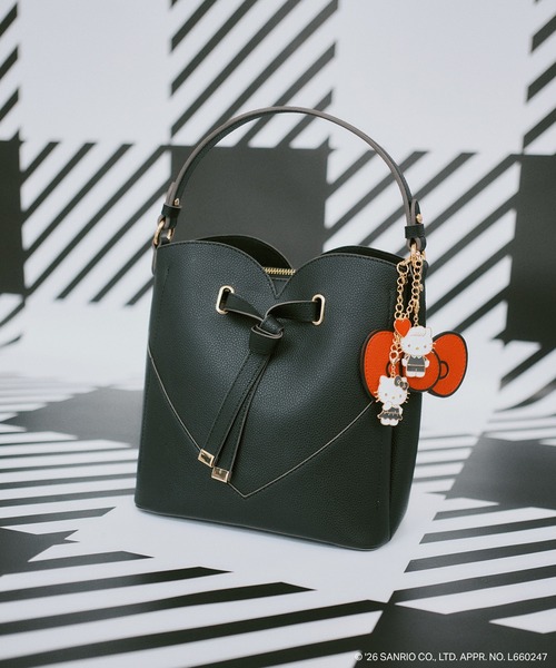 VIS(ビス)の「【HELLO KITTY×VIS】ハートカットバッグ(ショルダーバッグ・レディース・ブラック/オフホワイト・FREE)」の3枚目の写真