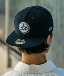 MAGIC NUMBER（マジック ナンバー）の「【MAGIC NUMBER】別注 MAGIC NUMBER × NEW ERA 9FIFTY SEE YOU IN THE WATER XV CAP マジックナンバー ニューエラ（キャップ）」