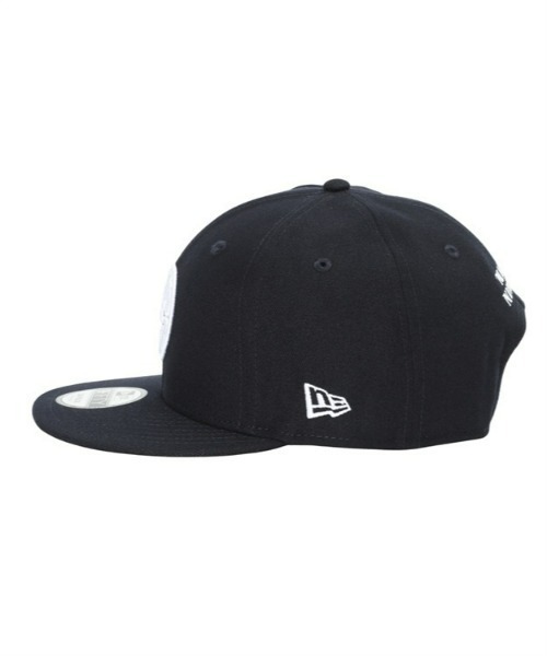 MAGIC NUMBER(マジック ナンバー)の「【MAGIC NUMBER】別注 MAGIC NUMBER × NEW ERA 9FIFTY SEE YOU IN THE WATER XV CAP マジックナンバー ニューエラ(キャップ・メンズ・ネイビー・FREE)」の3枚目の写真
