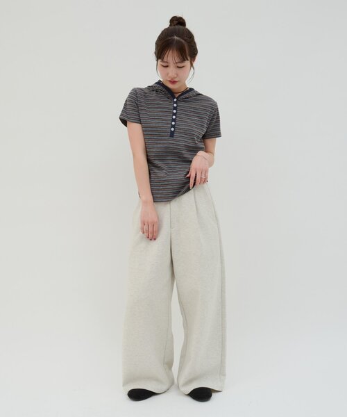 DISCOAT(ディスコート)の「【umm.】マルチボーダーフードTシャツ(Tシャツ/カットソー・レディース・ライトグレー/チャコールグレー/アイボリー・FREE)」の5枚目の写真
