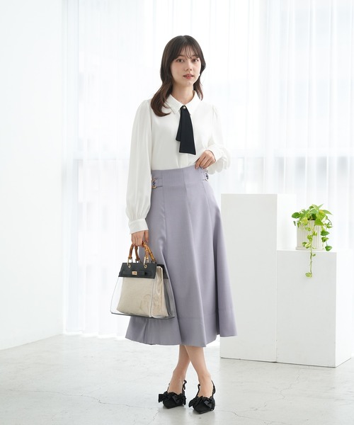 ASTORIA ODIER(アストリアオディール)の「サイドバックルフレアスカート(スカート・レディース・ベージュ/ネイビー/ラベンダー・SMALL/MEDIUM/LARGE)」の3枚目の写真