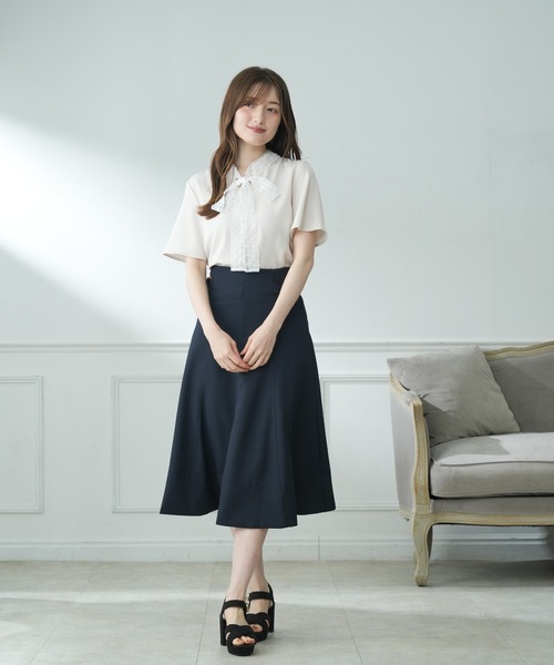 ASTORIA ODIER(アストリアオディール)の「サイドバックルフレアスカート(スカート・レディース・ベージュ/ネイビー/ラベンダー・SMALL/MEDIUM/LARGE)」の15枚目の写真