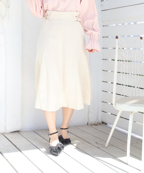 ASTORIA ODIER(アストリアオディール)の「サイドバックルフレアスカート(スカート・レディース・ベージュ/ネイビー/ラベンダー・SMALL/MEDIUM/LARGE)」の8枚目の写真