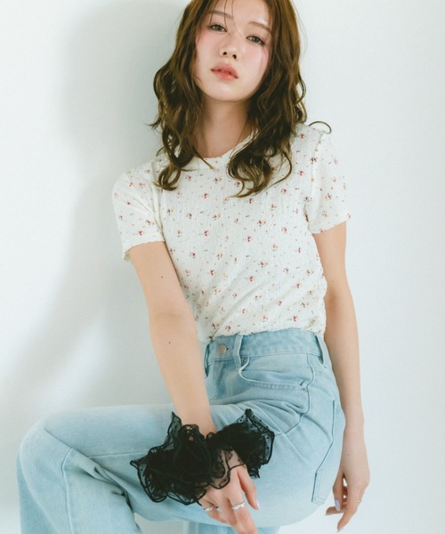 VANNIE U(ヴァニーユー)の「小花柄コンパクトチビTシャツ(Tシャツ/カットソー・レディース・ホワイト/グレー・FREE)」の8枚目の写真
