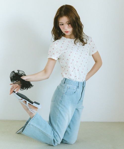 VANNIE U(ヴァニーユー)の「小花柄コンパクトチビTシャツ(Tシャツ/カットソー・レディース・ホワイト/グレー・FREE)」の9枚目の写真