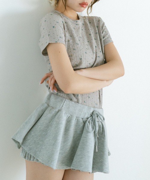 VANNIE U(ヴァニーユー)の「小花柄コンパクトチビTシャツ(Tシャツ/カットソー・レディース・ホワイト/グレー・FREE)」の19枚目の写真