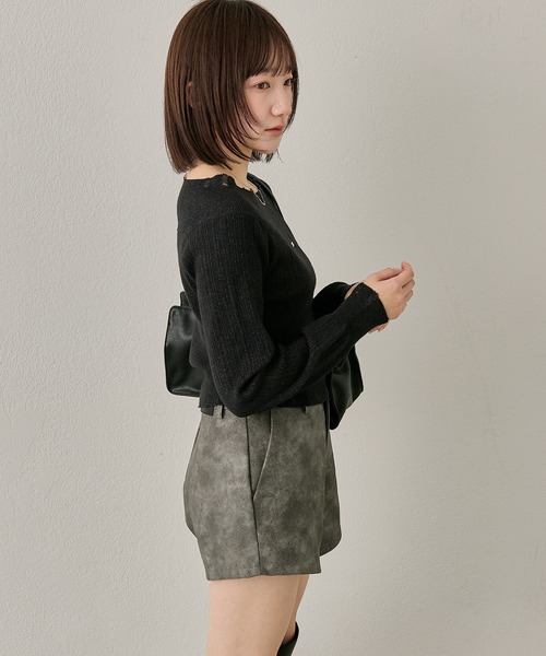 mline（エムライン）の「[mline]レザーコンパクトパンツ（その他パンツ・レディース・ブラック/グレー・1/2）」の9枚目の写真
