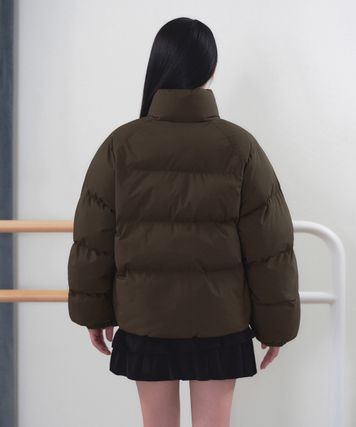 MUSINSA STANDARD WOMAN（ムシンサスタンダードウーマン）の「ウィメンズデイリープファーラグランショートパディングジャケット[ダークブラウン]（ダウンジャケット/コート・レディース・その他・LARGE/MEDIUM/X-SMALL/SMALL）」の5枚目の写真