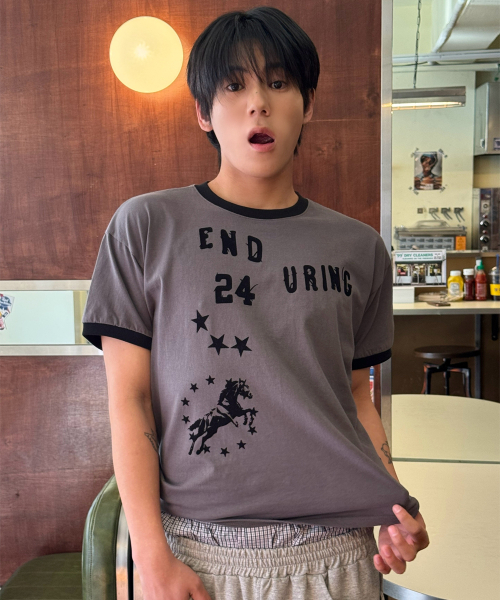 UNTITLED SEOUL(アンタイトル ソウル)の「インデュアリングユニコーンリンガークロップ半袖チャコール(Tシャツ/カットソー・レディース・その他・MEDIUM/LARGE)」の4枚目の写真