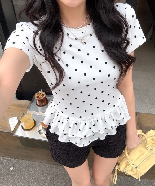 SHEENA(シーナ)の「ドットフリル半袖Tシャツ(Tシャツ/カットソー・レディース・ホワイト/ブラック・M)」の1枚目の写真