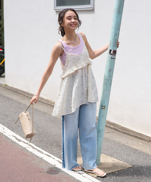 FREAK'S STORE(フリークスストア)の「インド 3D刺繍 花柄キャミビスチェ(キャミソール・レディース・ブラック/ブルー/オフホワイト・フリ-)」の6枚目の写真