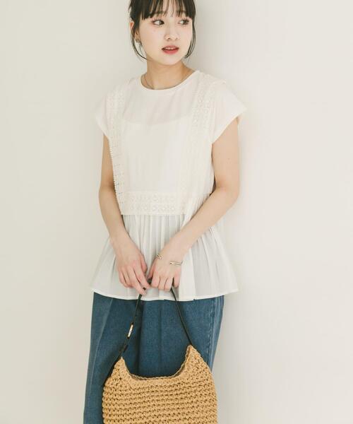 ITEMS URBANRESEARCH(アイテムズ アーバンリサーチ)の「レーストリムプルオーバー(Tシャツ/カットソー・レディース・ブラック/ホワイト/ブラウン・FREE)」の2枚目の写真