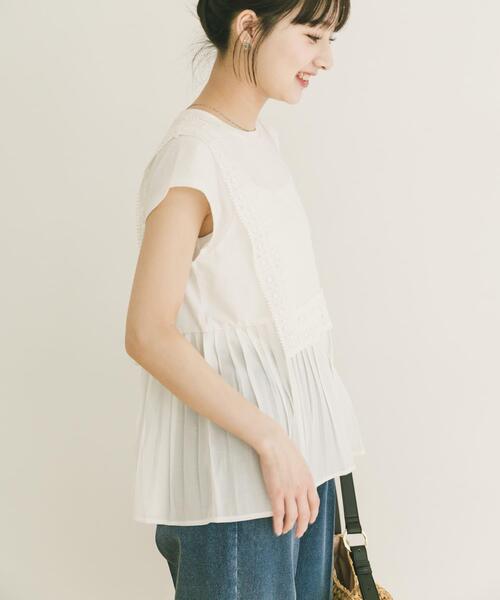 ITEMS URBANRESEARCH(アイテムズ アーバンリサーチ)の「レーストリムプルオーバー(Tシャツ/カットソー・レディース・ブラック/ホワイト/ブラウン・FREE)」の4枚目の写真