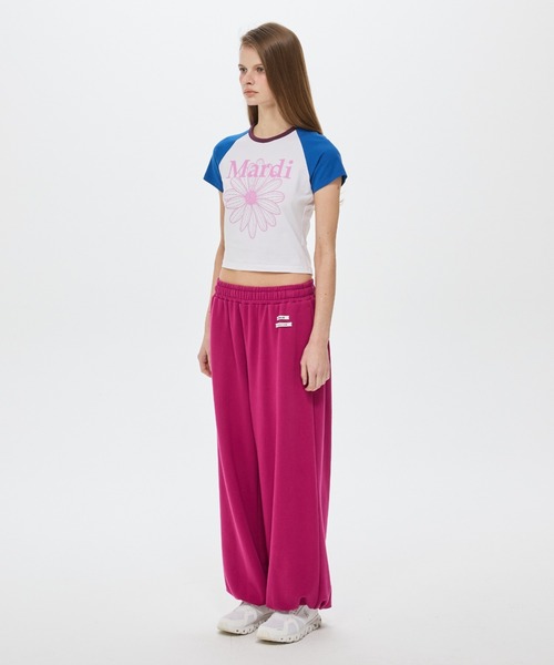 Mardi Mercredi(マルディメクルディ)の「CROPPED TSHIRT RAGLAN FLOWERMARDI / クロップド Tシャツ ラグラン フラワー マルディ(Tシャツ/カットソー・レディース・ホワイト×パープル/ホワイト×ブルー/ホワイト×ピンク・FREE)」の6枚目の写真