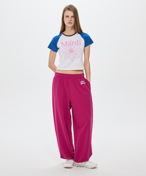 Mardi Mercredi(マルディメクルディ)の「CROPPED TSHIRT RAGLAN FLOWERMARDI / クロップド Tシャツ ラグラン フラワー マルディ(Tシャツ/カットソー・レディース・ホワイト×パープル/ホワイト×ブルー/ホワイト×ピンク・FREE)」の5枚目の写真