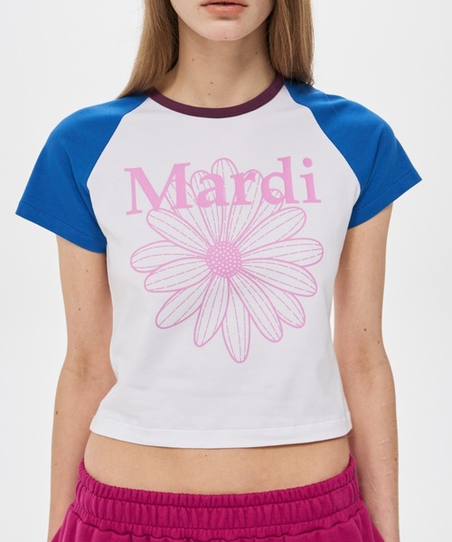 Mardi Mercredi(マルディメクルディ)の「CROPPED TSHIRT RAGLAN FLOWERMARDI / クロップド Tシャツ ラグラン フラワー マルディ(Tシャツ/カットソー・レディース・ホワイト×パープル/ホワイト×ブルー/ホワイト×ピンク・FREE)」の4枚目の写真