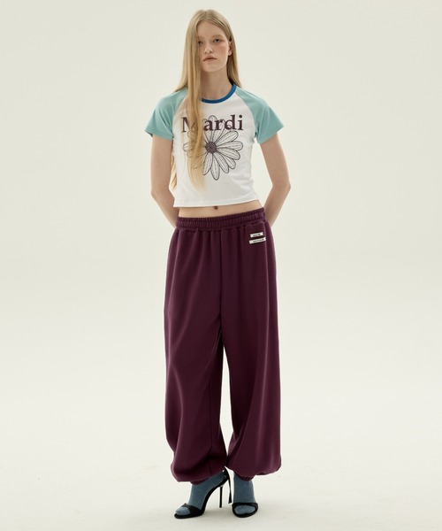 Mardi Mercredi(マルディメクルディ)の「CROPPED TSHIRT RAGLAN FLOWERMARDI / クロップド Tシャツ ラグラン フラワー マルディ(Tシャツ/カットソー・レディース・ホワイト×パープル/ホワイト×ブルー/ホワイト×ピンク・FREE)」の12枚目の写真