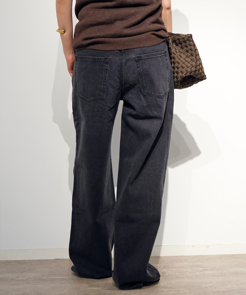 AP STUDIO(エーピーストゥディオ)の「【DALA / ダラ】Relux straight jeans(デニムパンツ・レディース・ブラック・26/27/25/28)」の9枚目の写真
