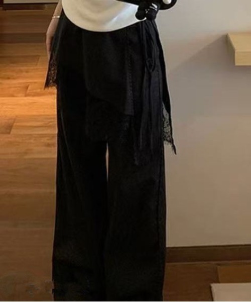 &soiree(アンドソワレ)の「レースラップスカート付きワイドパンツ(その他パンツ・レディース・ホワイト/ブラック・SMALL/MEDIUM/LARGE)」の2枚目の写真