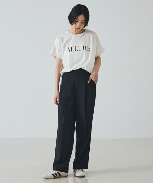 abahouse mavie(アバハウスマヴィ)の「ワイドロゴT(Tシャツ/カットソー・レディース・ベージュ/ホワイト/チャコールグレー・フリー)」の4枚目の写真