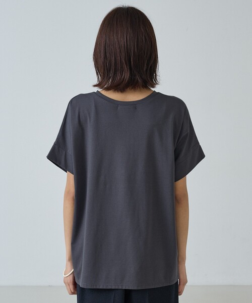 abahouse mavie(アバハウスマヴィ)の「ワイドロゴT(Tシャツ/カットソー・レディース・ベージュ/ホワイト/チャコールグレー・フリー)」の17枚目の写真