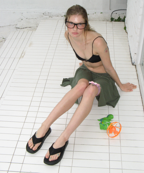 FOGGY MOODY(ポギムディ)の「Lagoon 0049. Play Flip-Flops - 4colors(サンダル・レディース・レッド/Beige/ブラック/ブルーグレー・23cm/24cm/25cm/26cm)」の8枚目の写真