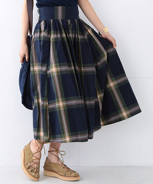 BEAMS BOY（ビームスボーイ）の「BEAMS BOY / BOY ビッグタータン スカート（スカート・レディース・サックスブルー/ネイビー/ナチュラル・ONE SIZE）」の3枚目の写真