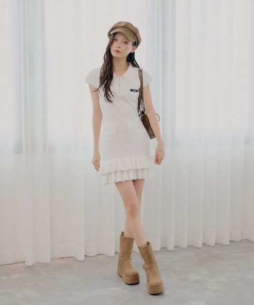 Chico(チコ)の「ベルト付き厚底ショートブーツ(ブーツ・レディース・ブラック/ベージュ・SMALL/LARGE/MEDIUM)」の11枚目の写真