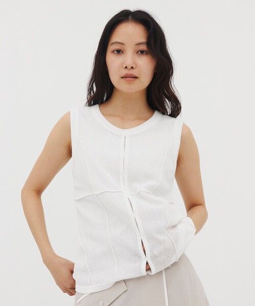 UNITED TOKYO(ユナイテッドトウキョウ)の「【新作】スリットホールカラミトップス|ノースリーブ/夏服/細見え/ウォッシャブル/速乾(タンクトップ・レディース・ベージュ/ブラック/グリーン/オフホワイト・FREE)」の14枚目の写真