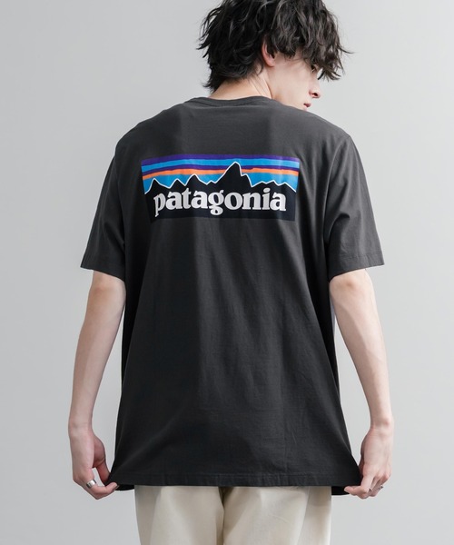 patagonia(パタゴニア)の「Patagonia パタゴニア MS P 6 LOGO T SHIRT オーガニックコットンバックプリントP-6ロゴ半袖Tシャツ(Tシャツ/カットソー・メンズ・ナチュラル/グリーン/ブラック/ブルー・XL/L/M/S)」の5枚目の写真