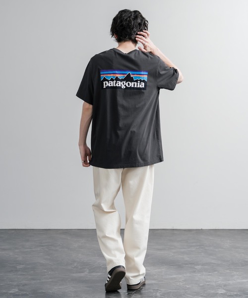 patagonia(パタゴニア)の「Patagonia パタゴニア MS P 6 LOGO T SHIRT オーガニックコットンバックプリントP-6ロゴ半袖Tシャツ(Tシャツ/カットソー・メンズ・ナチュラル/グリーン/ブラック/ブルー・XL/L/M/S)」の9枚目の写真