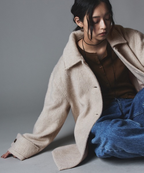 W:Huku(フーク)の「ウール シャギー ステンカラー コート / Wool Shaggy Soutien Collar Coat(ピーコート・レディース・チャコール/マスタード/ブラウン/ライトベージュ・FREE)」の9枚目の写真