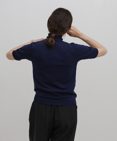 select MOCA(セレクトモカ)の「コンパクトハイネックシンプルニットトップス(ニット/セーター・レディース・ベージュ/グレー/ネイビー/ブラック/アイボリー・FREE)」の14枚目の写真