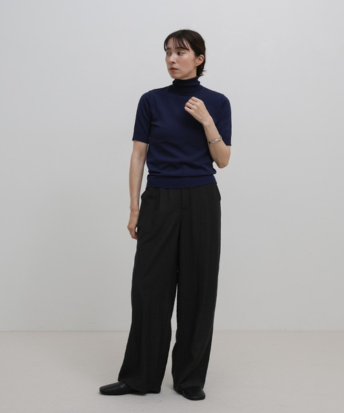 select MOCA(セレクトモカ)の「コンパクトハイネックシンプルニットトップス(ニット/セーター・レディース・ベージュ/グレー/ネイビー/ブラック/アイボリー・FREE)」の6枚目の写真