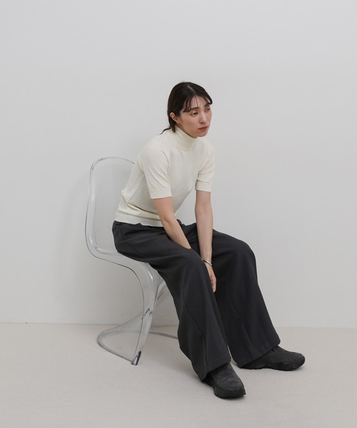select MOCA(セレクトモカ)の「コンパクトハイネックシンプルニットトップス(ニット/セーター・レディース・ベージュ/グレー/ネイビー/ブラック/アイボリー・FREE)」の22枚目の写真