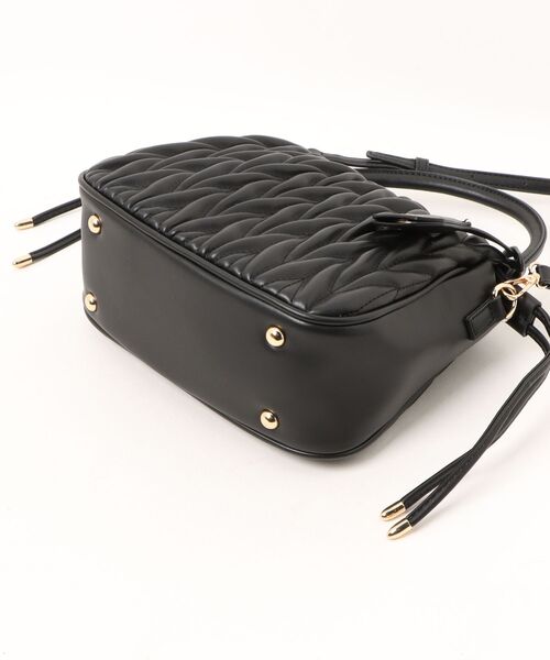 MAGASIN DE MODE Chou Chou(マガジンデモードシュシュ)の「【MAGASIN DE MODE Chou Chou】シュシュエンボス2wayドロストショルダー SNBD(ショルダーバッグ・レディース・ブラウン/ブラック・FREE)」の5枚目の写真
