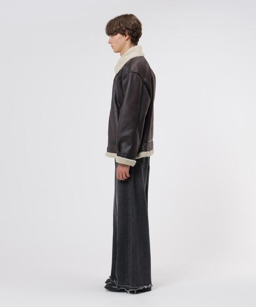 Alpha Industries（アルファインダストリーズ）の「Alpha Industries/アルファインダストリーズ/MOUTON B-3 RELAXED FIT JACKET/ムートンB-3 リラックスフィットジャケット（ムートンコート・メンズ・ブラック/ブラウン・S/M/L/2XL/XL/XS）」の14枚目の写真