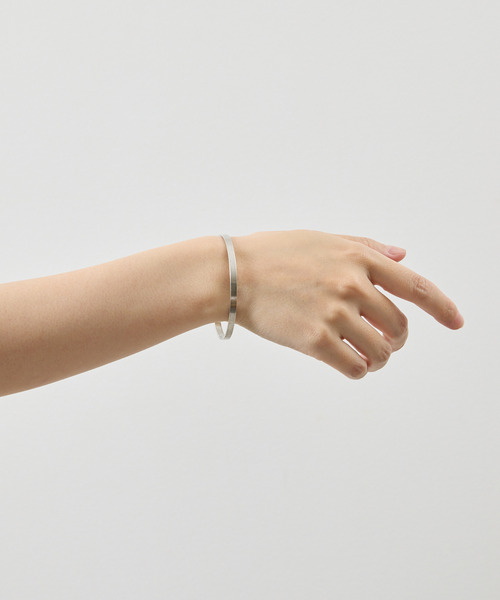 And A(アンドエー)の「And A アンドエー / SVPT BANGLE シルバー925プレーティングバングル / AA-BG-02(バングル/リストバンド・メンズ・シルバー・FREE)」の3枚目の写真