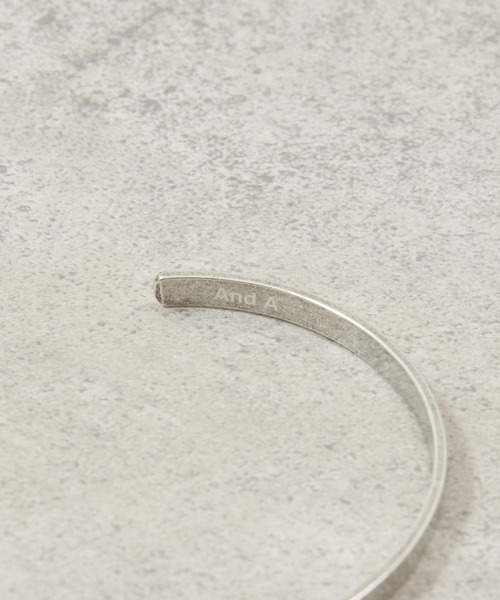 And A(アンドエー)の「And A アンドエー / SVPT BANGLE シルバー925プレーティングバングル / AA-BG-02(バングル/リストバンド・メンズ・シルバー・FREE)」の6枚目の写真