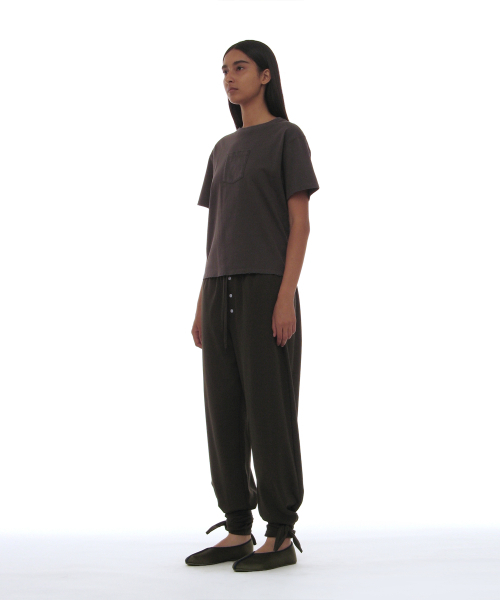 PARTIMENTO WOMEN（パルティメントウィメン）の「PWCタイアップヘムジャージトラウザー_ダークカーキ（その他パンツ・レディース・その他・SMALL/MEDIUM/LARGE）」の3枚目の写真