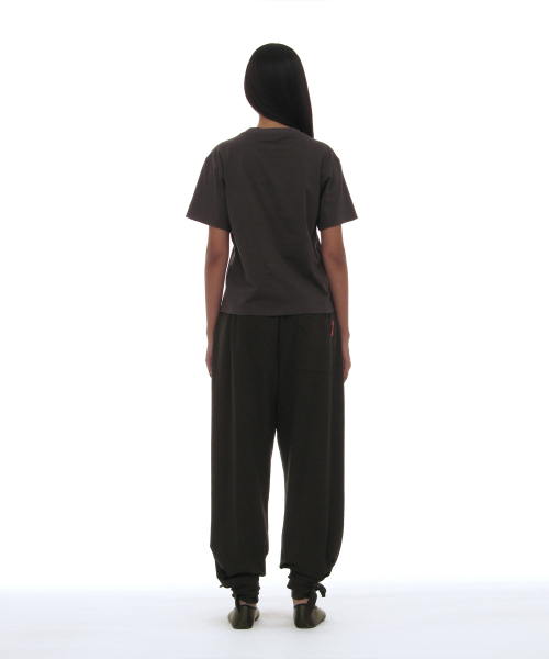 PARTIMENTO WOMEN（パルティメントウィメン）の「PWCタイアップヘムジャージトラウザー_ダークカーキ（その他パンツ・レディース・その他・SMALL/MEDIUM/LARGE）」の4枚目の写真