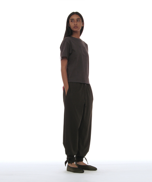 PARTIMENTO WOMEN（パルティメントウィメン）の「PWCタイアップヘムジャージトラウザー_ダークカーキ（その他パンツ・レディース・その他・SMALL/MEDIUM/LARGE）」の7枚目の写真