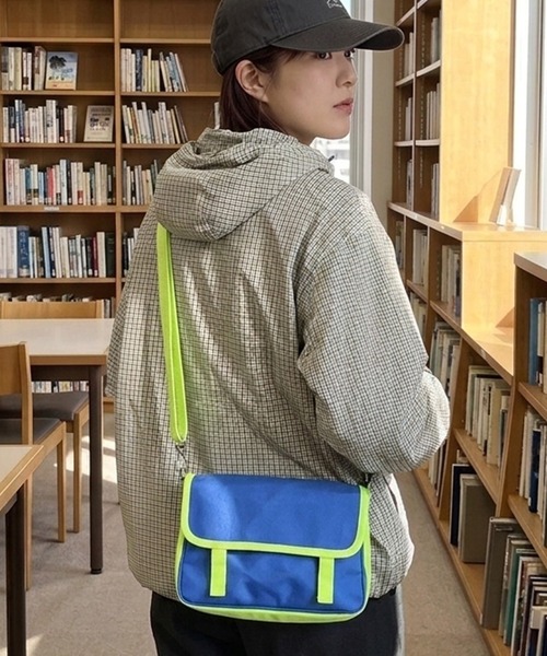 DEVICE(デバイス)の「サスティナブル ネオンライン ミニショルダー(ショルダーバッグ・レディース・グレー系その他/グリーン系その他/ブルー系その他・FREE)」の4枚目の写真