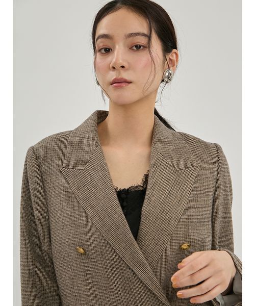 Mila Owen(ミラオーウェン)の「金釦ダブルブレストチェックロングブレザー(テーラードジャケット・レディース・ブラウン/ベージュ・F)」の14枚目の写真
