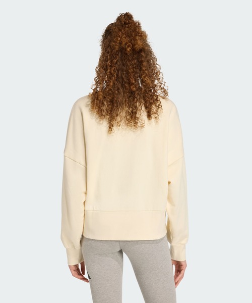adidas(アディダス)の「キャット パッチ グラフィック スウェットシャツ / トレーナー / アディダス adidas(スウェット・レディース・ホワイト・XX-LARGE/LARGE/MEDIUM/SMALL/X-LARGE/X-SMALL)」の2枚目の写真