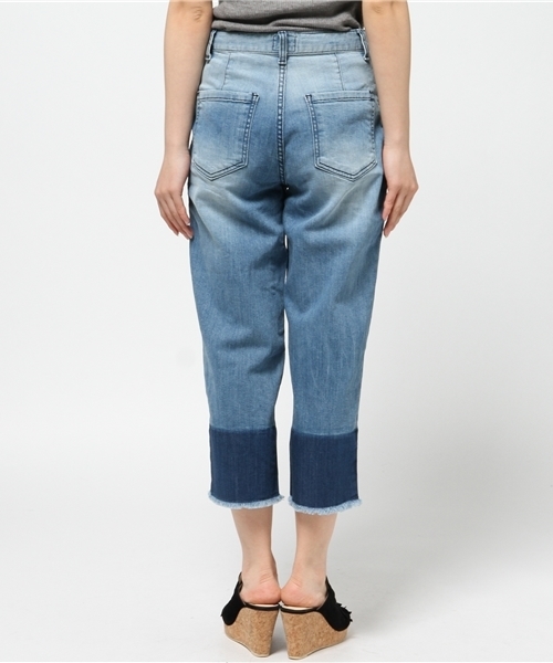 CAPRICIEUX LE'MAGE（カプリシューレマージュ）の「バイカラーブリーチゆるデニム（デニムパンツ・レディース・ブルー・38/36）」の4枚目の写真