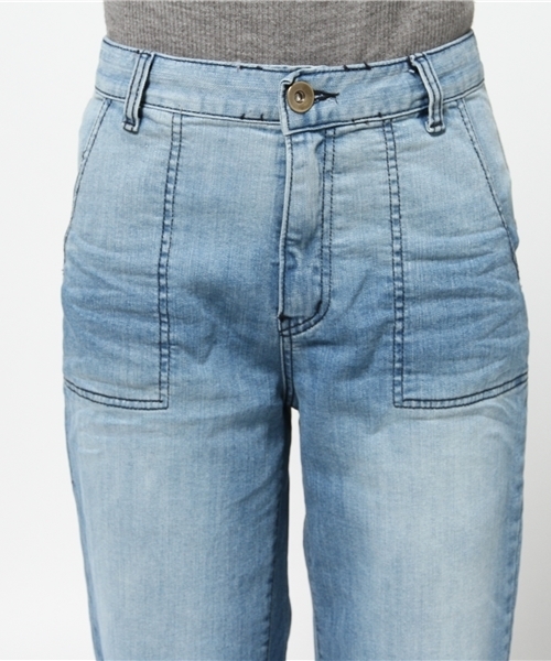 CAPRICIEUX LE'MAGE（カプリシューレマージュ）の「バイカラーブリーチゆるデニム（デニムパンツ・レディース・ブルー・38/36）」の5枚目の写真