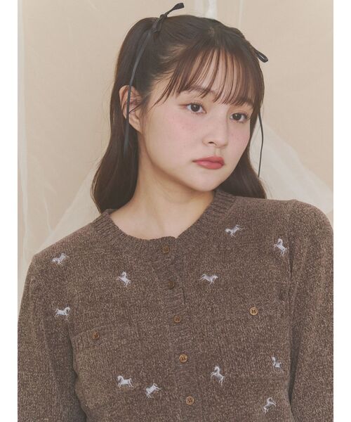 merry jenny(メリージェニー)の「horse embroidery knit(カーディガン/ボレロ・レディース・ライトブルー/ブラウン・FREE)」の4枚目の写真