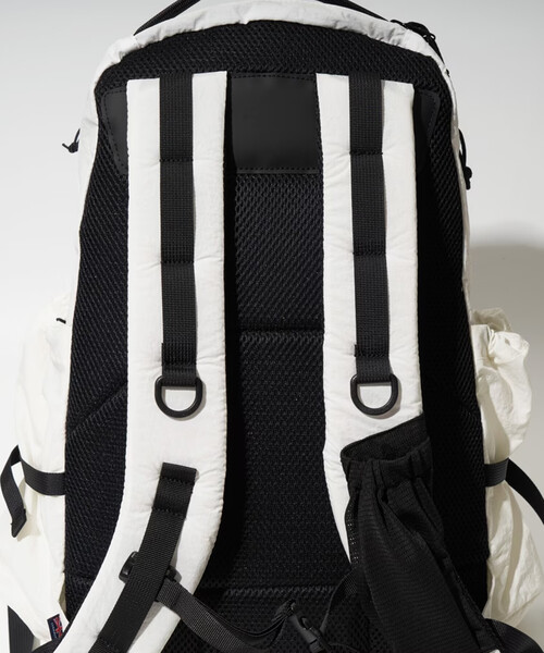 COBMASTER(コブマスター)の「Cobmaster/コブマスター COB-CSR DAISY PACK(バックパック/リュック・レディース・ブラック/ホワイト・ONE SIZE)」の13枚目の写真